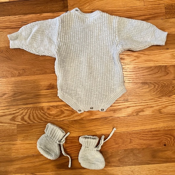 Blossom & Pear teal sweater bubble with matching booties - Picture 2 of 3